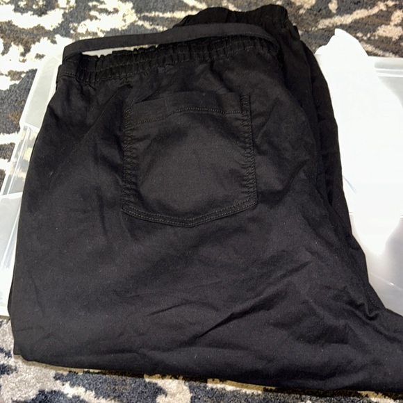 NWT Levi’s BELTED JET SET JOGGERS - Picture 3 of 6